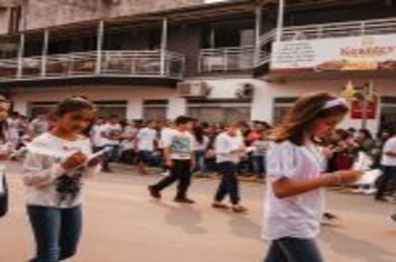 Foto - DESFILE CIVICO CULTURAL FICOU NA HISTÓRIA DOS 60 ANOS DO MUNICÍPIO