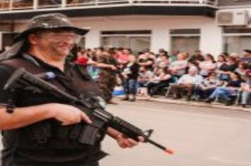 Foto - DESFILE CIVICO CULTURAL FICOU NA HISTÓRIA DOS 60 ANOS DO MUNICÍPIO