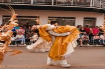 Foto - DESFILE CIVICO CULTURAL FICOU NA HISTÓRIA DOS 60 ANOS DO MUNICÍPIO