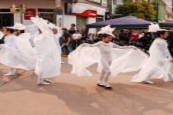 Foto - DESFILE CIVICO CULTURAL FICOU NA HISTÓRIA DOS 60 ANOS DO MUNICÍPIO