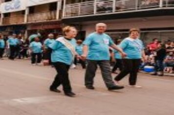 Foto - DESFILE CIVICO CULTURAL FICOU NA HISTÓRIA DOS 60 ANOS DO MUNICÍPIO