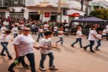 Foto - DESFILE CIVICO CULTURAL FICOU NA HISTÓRIA DOS 60 ANOS DO MUNICÍPIO