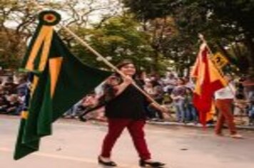 Foto - DESFILE CIVICO CULTURAL FICOU NA HISTÓRIA DOS 60 ANOS DO MUNICÍPIO