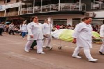 Foto - DESFILE CIVICO CULTURAL FICOU NA HISTÓRIA DOS 60 ANOS DO MUNICÍPIO