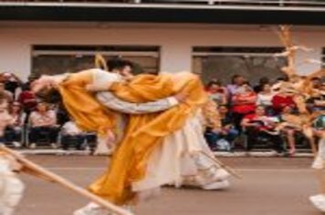 Foto - DESFILE CIVICO CULTURAL FICOU NA HISTÓRIA DOS 60 ANOS DO MUNICÍPIO