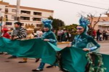 Foto - DESFILE CIVICO CULTURAL FICOU NA HISTÓRIA DOS 60 ANOS DO MUNICÍPIO