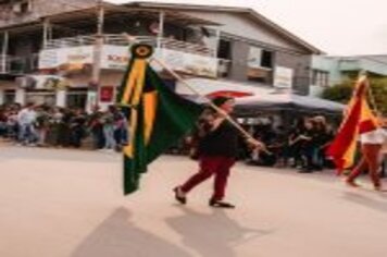 Foto - DESFILE CIVICO CULTURAL FICOU NA HISTÓRIA DOS 60 ANOS DO MUNICÍPIO