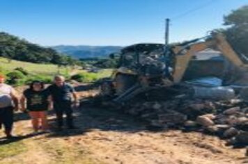 Foto - CONSTRUÇÃO DE REDE DE ESGOTO NA RUA SOLEDADE SERÁ FINALIZADA HOJE