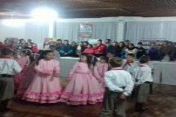 Foto - APRESENTAÇÕES CULTURAIS MARCARAM A FEIRA DO LIVRO