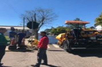 Foto - INICIOU A PAVIMENTAÇÃO DO TRECHO DA RUA OSVALDO ARANHA