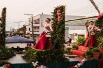 Foto - DESFILE CIVICO CULTURAL FICOU NA HISTÓRIA DOS 60 ANOS DO MUNICÍPIO