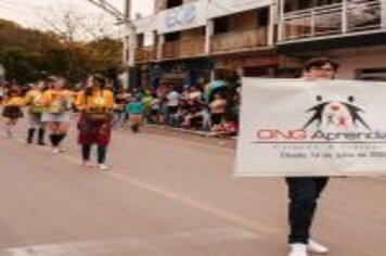 Foto - DESFILE CIVICO CULTURAL FICOU NA HISTÓRIA DOS 60 ANOS DO MUNICÍPIO