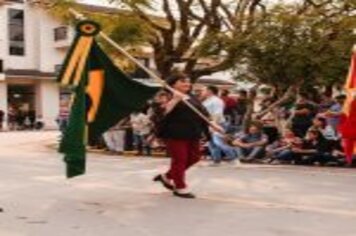 Foto - DESFILE CIVICO CULTURAL FICOU NA HISTÓRIA DOS 60 ANOS DO MUNICÍPIO