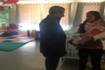 Foto - PREFEITO VISITA CRECHE DO MUNICÍPIO