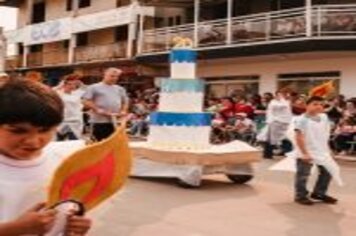 Foto - DESFILE CIVICO CULTURAL FICOU NA HISTÓRIA DOS 60 ANOS DO MUNICÍPIO