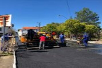 Foto - INICIOU A PAVIMENTAÇÃO DO TRECHO DA RUA OSVALDO ARANHA