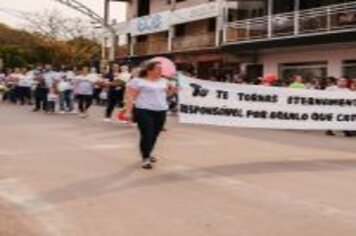 Foto - DESFILE CIVICO CULTURAL FICOU NA HISTÓRIA DOS 60 ANOS DO MUNICÍPIO