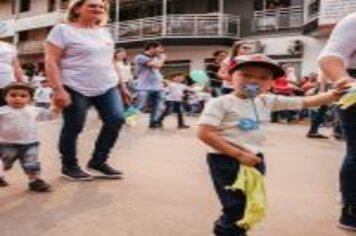 Foto - DESFILE CIVICO CULTURAL FICOU NA HISTÓRIA DOS 60 ANOS DO MUNICÍPIO