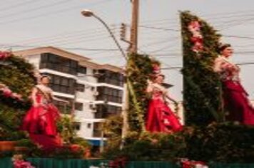 Foto - DESFILE CIVICO CULTURAL FICOU NA HISTÓRIA DOS 60 ANOS DO MUNICÍPIO