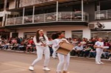 Foto - DESFILE CIVICO CULTURAL FICOU NA HISTÓRIA DOS 60 ANOS DO MUNICÍPIO