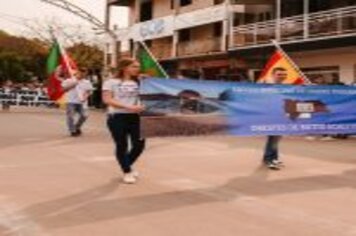 Foto - DESFILE CIVICO CULTURAL FICOU NA HISTÓRIA DOS 60 ANOS DO MUNICÍPIO