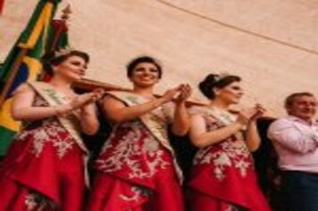 Foto - DESFILE CIVICO CULTURAL FICOU NA HISTÓRIA DOS 60 ANOS DO MUNICÍPIO