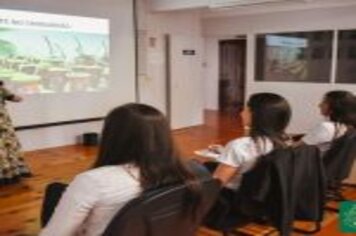 Foto - ESCOLA DO CHIMARRÃO PROPORCIONA CONHECIMENTO AS CANDIDATAS A CORTE DE SOBERANAS