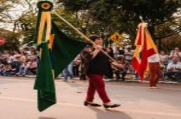 Foto - DESFILE CIVICO CULTURAL FICOU NA HISTÓRIA DOS 60 ANOS DO MUNICÍPIO