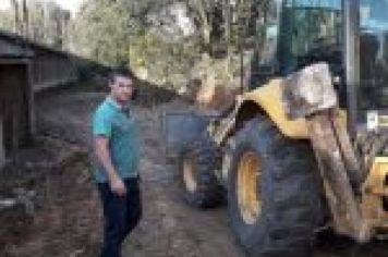 Foto - SECRETÁRIO DA AGRICULTURA, ECOLOGIA E MEIO AMBIENTE ACOMPANHA TRABALHOS JUNTO AS COMUNIDADES