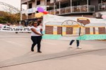 Foto - DESFILE CIVICO CULTURAL FICOU NA HISTÓRIA DOS 60 ANOS DO MUNICÍPIO