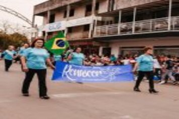 Foto - DESFILE CIVICO CULTURAL FICOU NA HISTÓRIA DOS 60 ANOS DO MUNICÍPIO