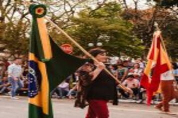 Foto - DESFILE CIVICO CULTURAL FICOU NA HISTÓRIA DOS 60 ANOS DO MUNICÍPIO