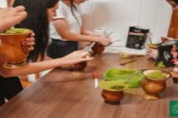 Foto - ESCOLA DO CHIMARRÃO PROPORCIONA CONHECIMENTO AS CANDIDATAS A CORTE DE SOBERANAS