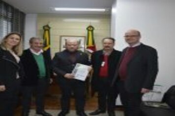 Foto - Prefeito Rogério Fachinetto, juntamente com a Comissão de divulgação da 9ª FEMATE, tiveram uma intensa programação na capital gaúcha