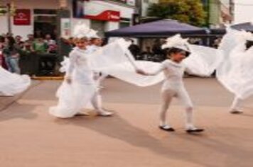 Foto - DESFILE CIVICO CULTURAL FICOU NA HISTÓRIA DOS 60 ANOS DO MUNICÍPIO