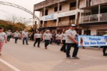 Foto - DESFILE CIVICO CULTURAL FICOU NA HISTÓRIA DOS 60 ANOS DO MUNICÍPIO