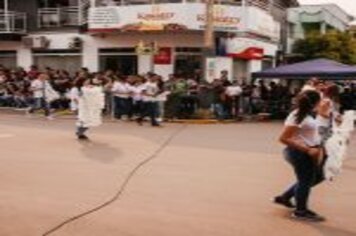 Foto - DESFILE CIVICO CULTURAL FICOU NA HISTÓRIA DOS 60 ANOS DO MUNICÍPIO