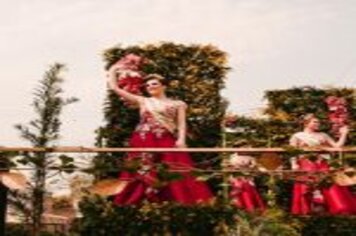 Foto - DESFILE CIVICO CULTURAL FICOU NA HISTÓRIA DOS 60 ANOS DO MUNICÍPIO