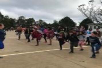 Foto - DIA DO DESAFIO: VOCÊ SE MEXE E O MUNDO SE MEXE JUNTO