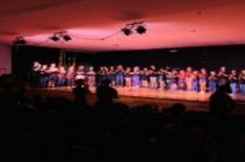 Foto - RECITAL DA ONG APRENDIZES EMOCIONA O PÚBLICO NA NOITE DE ONTEM