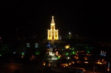 ARVOREZINHA REALIZOU A ABERTURA OFICIAL DO 30º NATAL NO MORRO