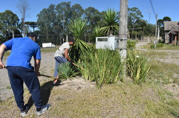 SECRETARIA DE OBRAS REALIZA LIMPEZA NO PARQUE DE RODEIOS