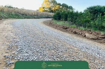 SECRETARIA DE OBRAS SEGUE COM TRABALHO DE MELHORIAS DAS ESTRADAS DO INTERIOR