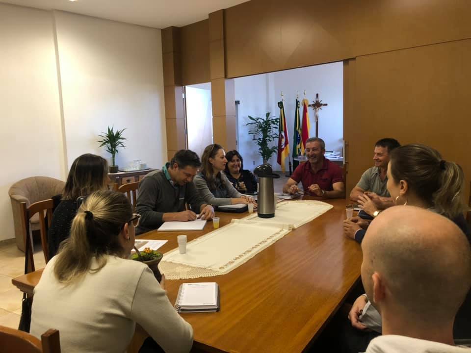 REUNIÃO FOI REALIZADA PARA ENTREGA DAS DEMANDAS DAS COMUNIDADES