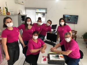 CRAS SE MOBILIZA PARA IMPACTAR A COMUNIDADE SOBRE A IMPORTÂNCIA DO OUTUBRO ROSA