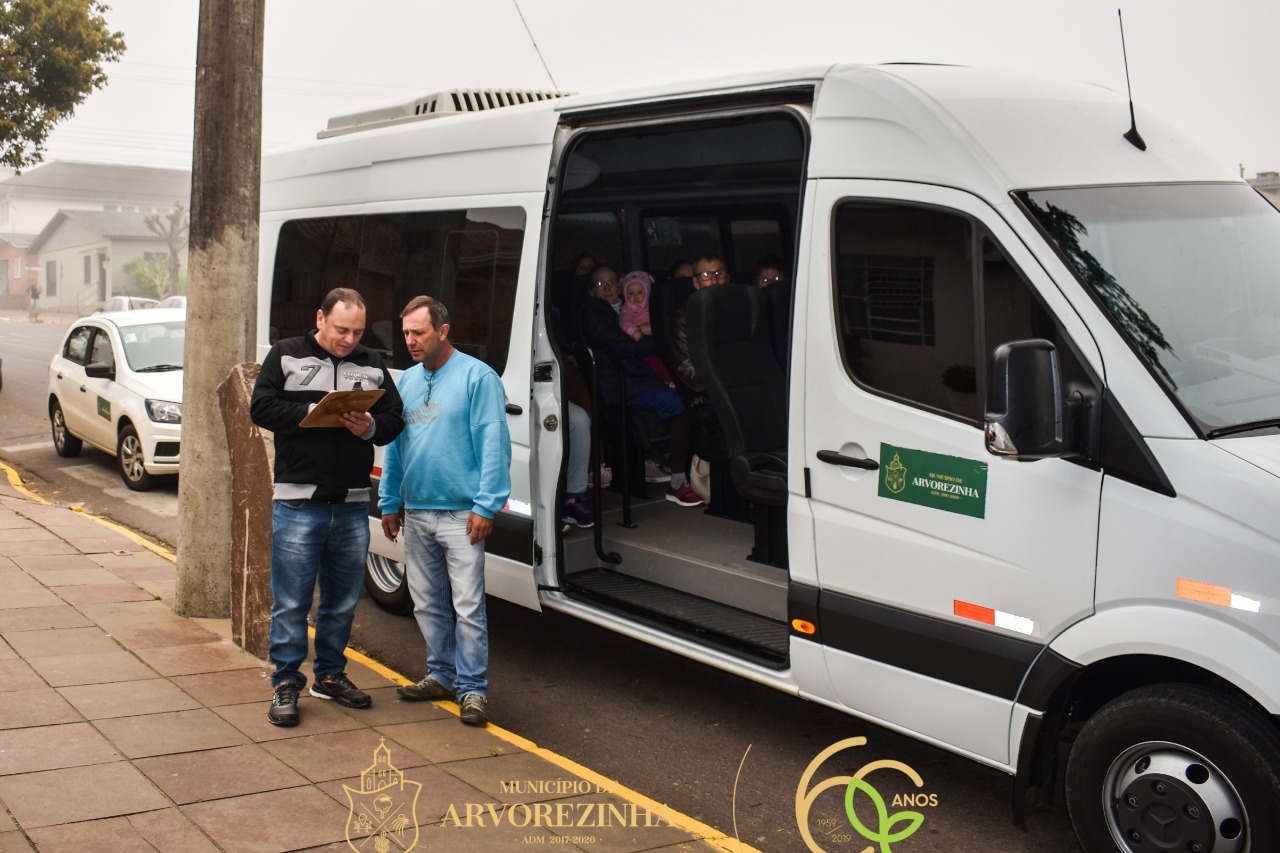 SECRETARIA DE SAÚDE TRANSPORTA MAIS DE 1300 PACIENTES MENSALMENTE